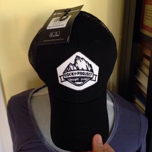 Black diamond truckers hat